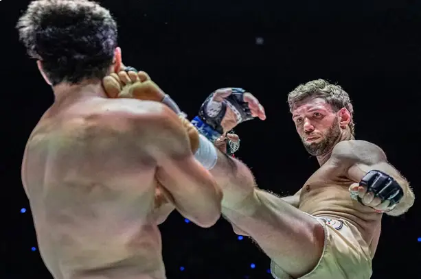 Nabil Anane Kejutkan Nico Carrillo di Ronde Pertama