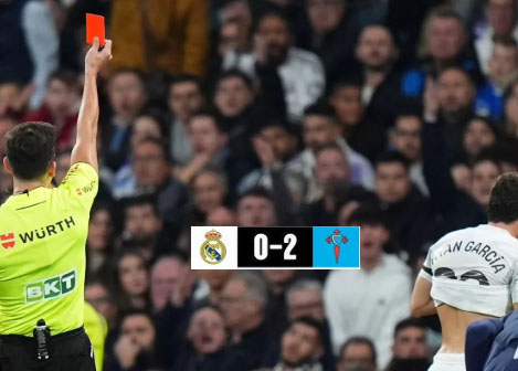 Francisco Garcia pemain Real Madrid mendapatkan kartu merah di menit ke-64