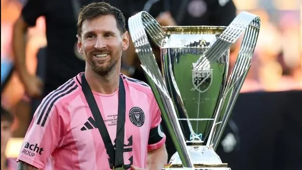 lionel messi bakal menerima trofi baru
