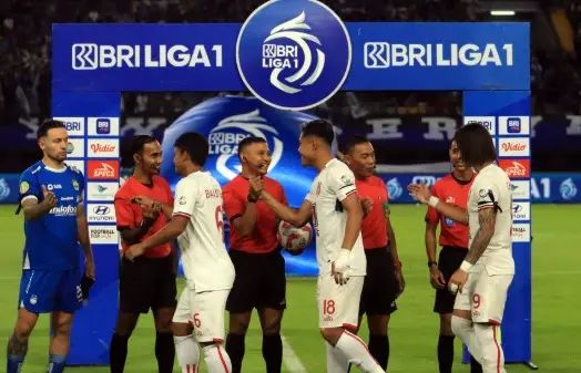 Laskar Kie Raha Menggila! Malut United Tekuk Borneo FC 3-2 Lewat Drama Menit Akhir