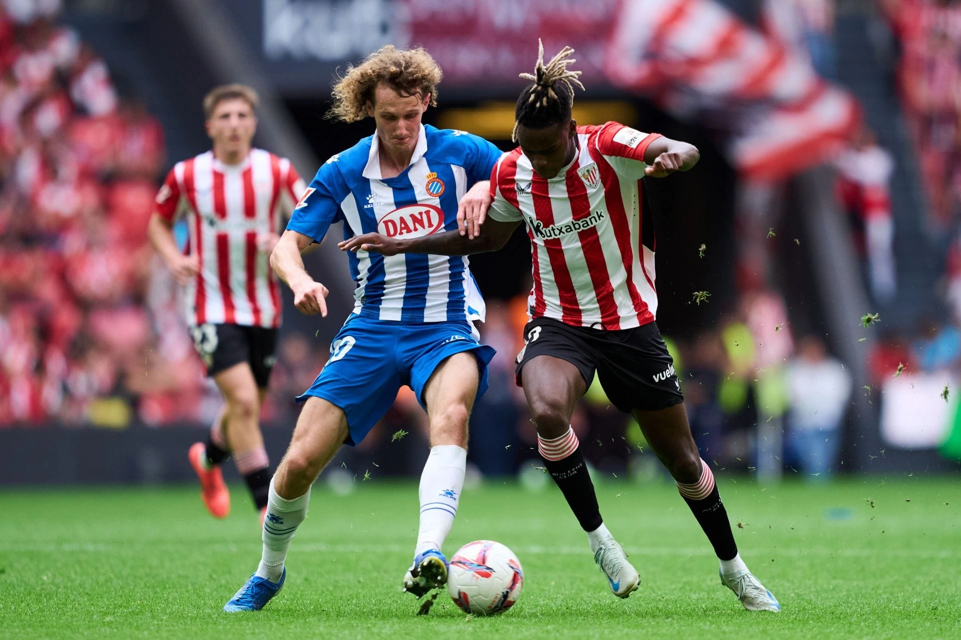 Duel sengit pemain atl bilbao vs espanyol